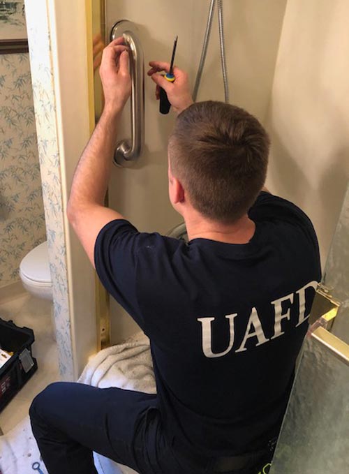 fall-prevention-grab-bar-installation